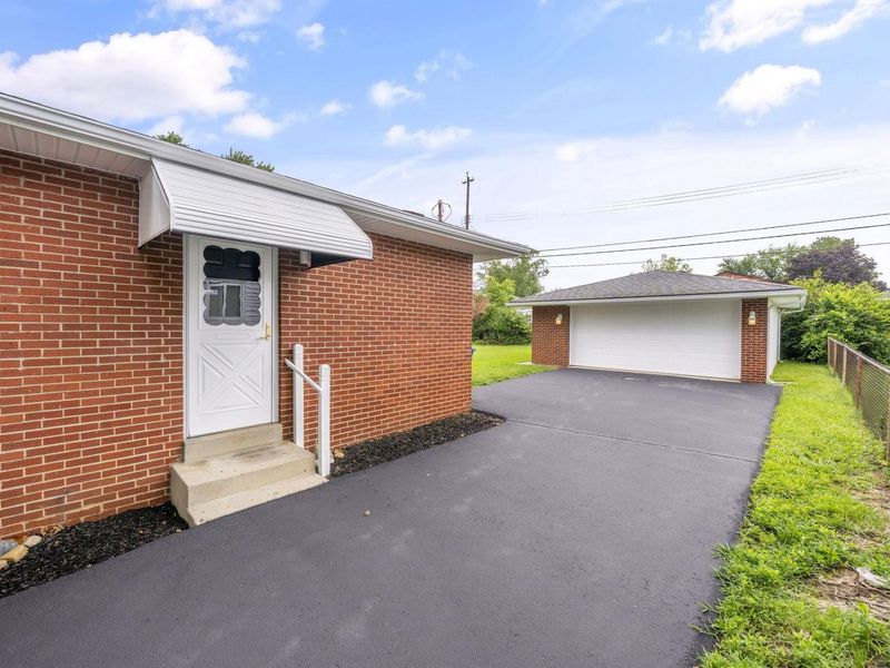 4488 Hartwell Road , Columbus, OH 43224 Photo 4