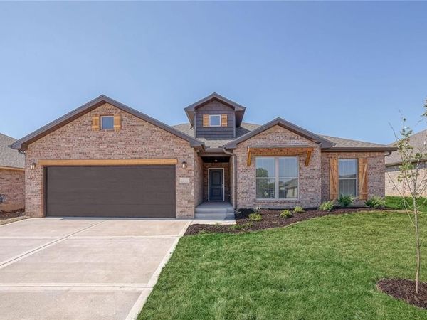 18505 W 195 Street, Spring Hill, KS 66083