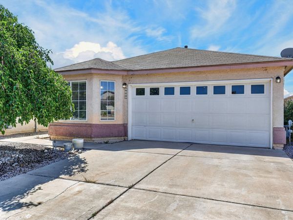 8008 Vista Estrella Lane SW, Albuquerque, NM 87121