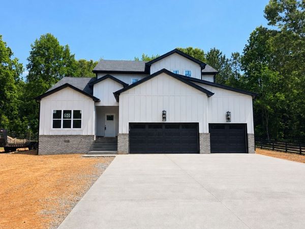 1725 Powell Rd, Clarksville, TN 37043