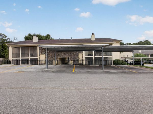 202 Park DeVille Place, Columbia, MO 65203