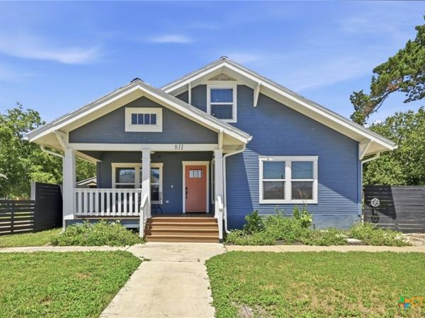 811 / 813 S Commerce Street , Lockhart, TX 78644