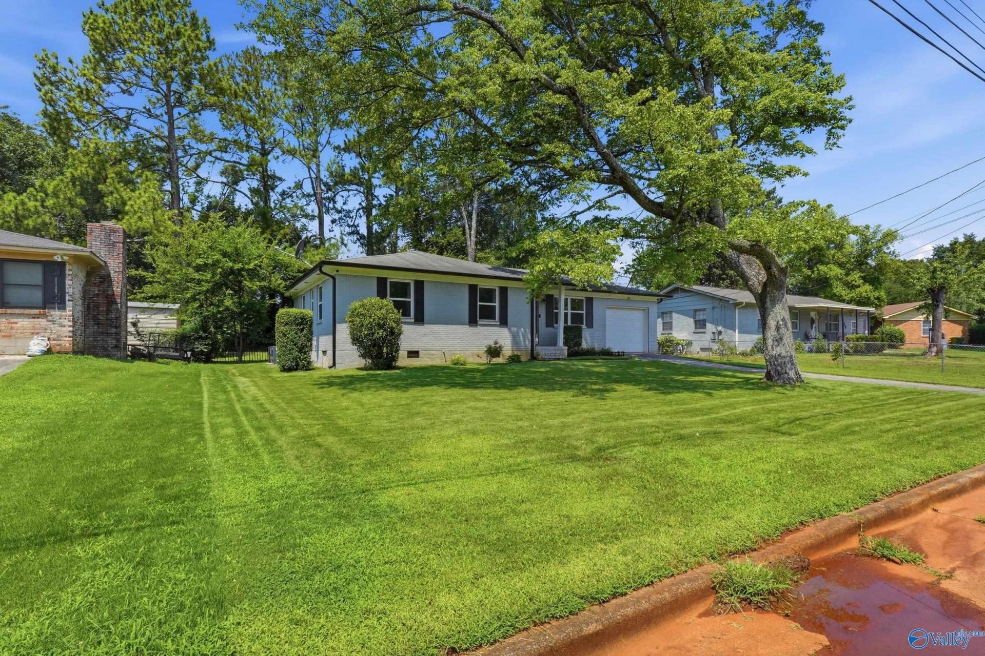 2617 Landsdale Drive Nw, Huntsville, AL 35810 Main Photo