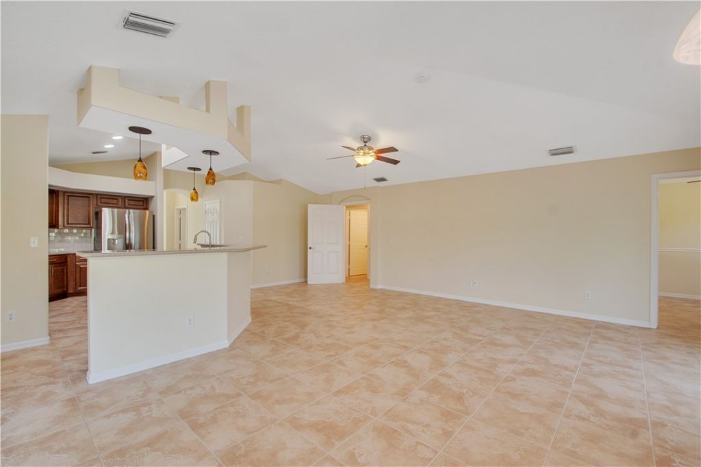739 S Easy Street, Sebastian, FL 32958 Photo