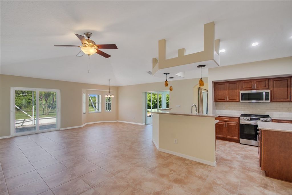 739 S Easy Street, Sebastian, FL 32958 Photo