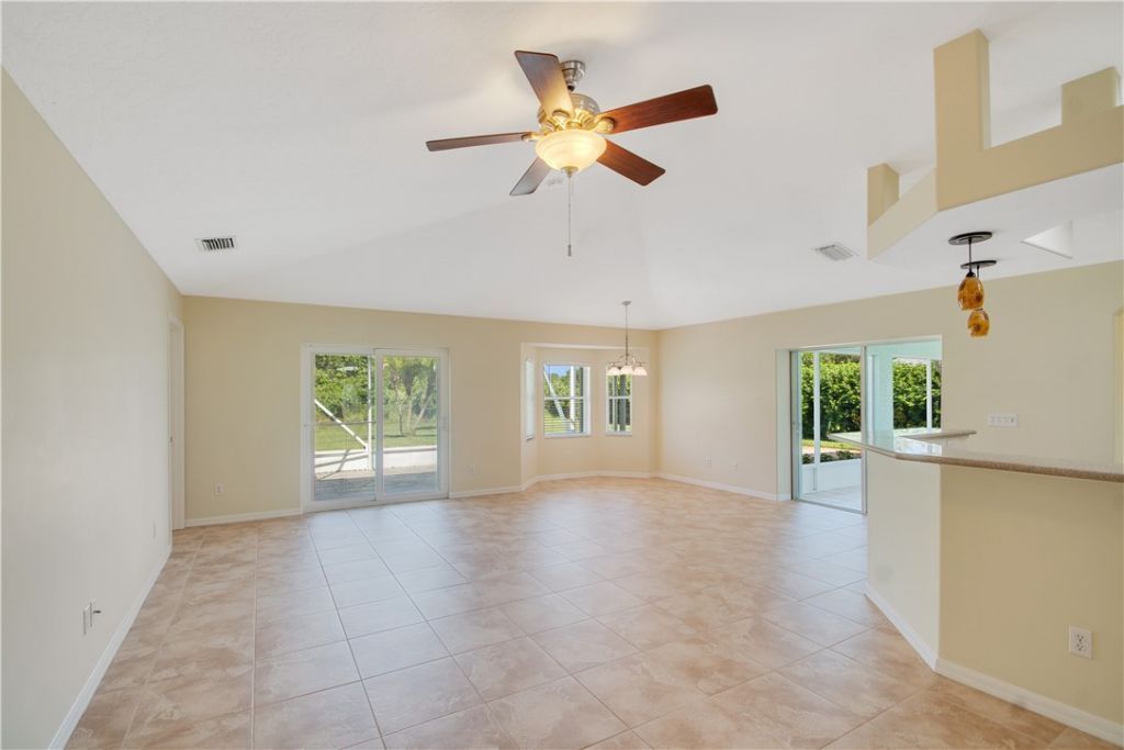 739 S Easy Street, Sebastian, FL 32958 Photo