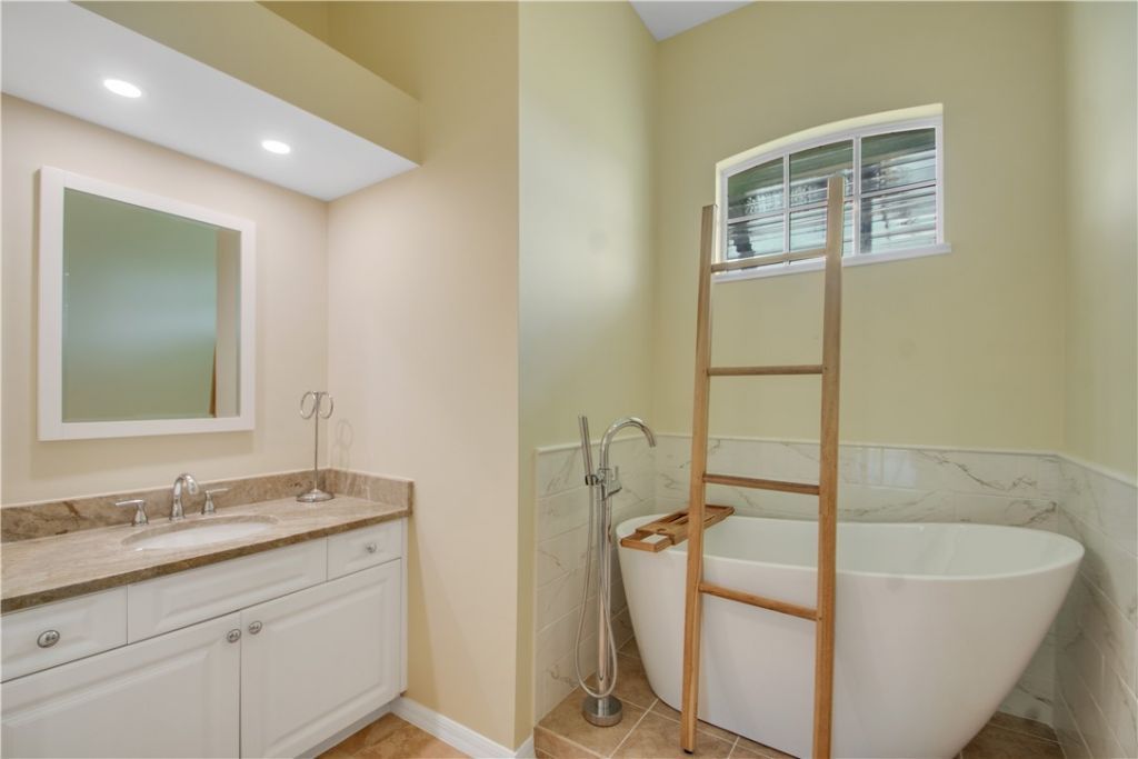 739 S Easy Street, Sebastian, FL 32958 Photo