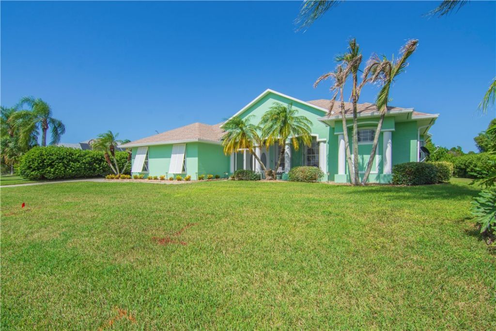 739 S Easy Street, Sebastian, FL 32958 Photo