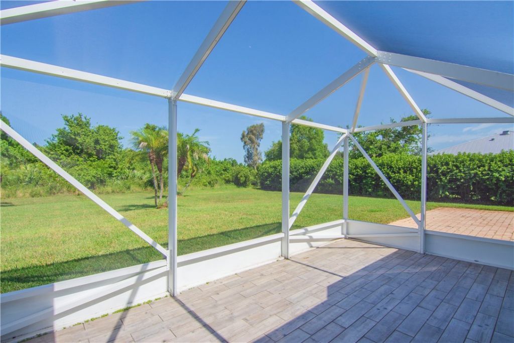 739 S Easy Street, Sebastian, FL 32958 Photo