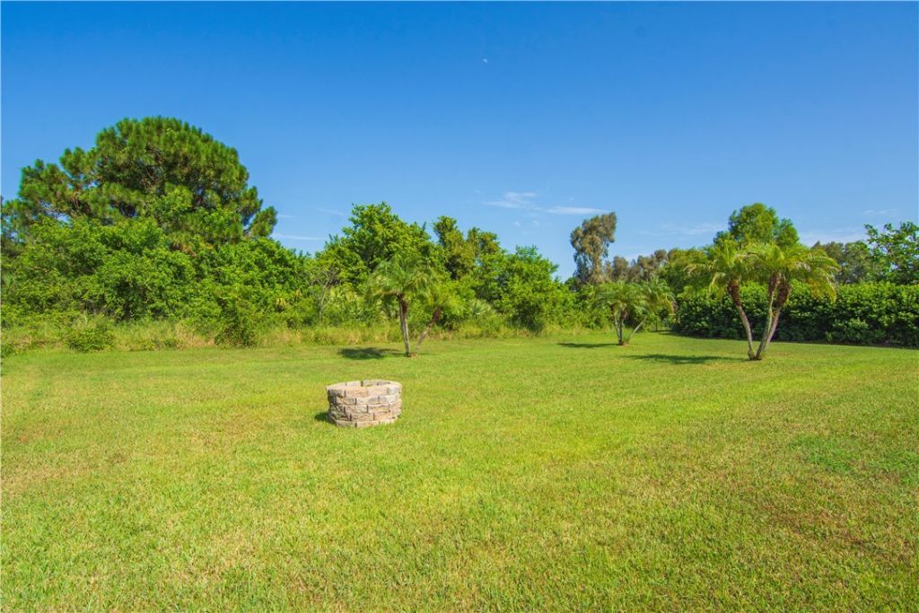 739 S Easy Street, Sebastian, FL 32958 Photo