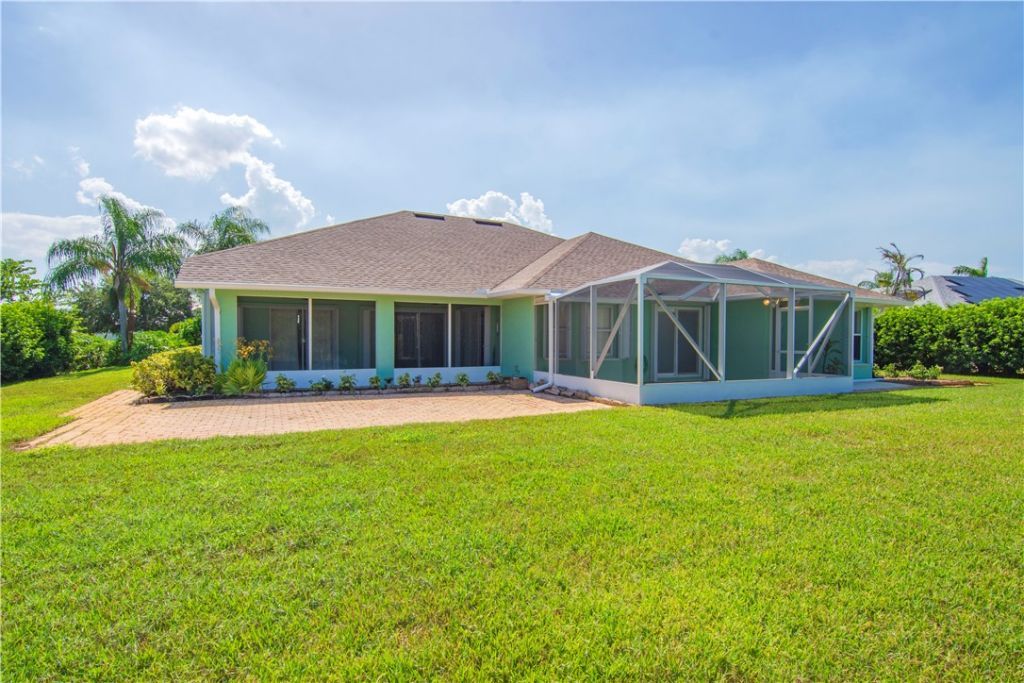 739 S Easy Street, Sebastian, FL 32958 Photo