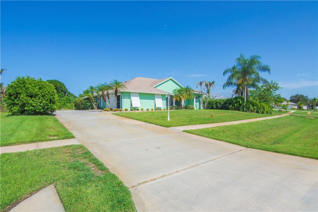 739 S Easy Street, Sebastian, FL 32958 Photo