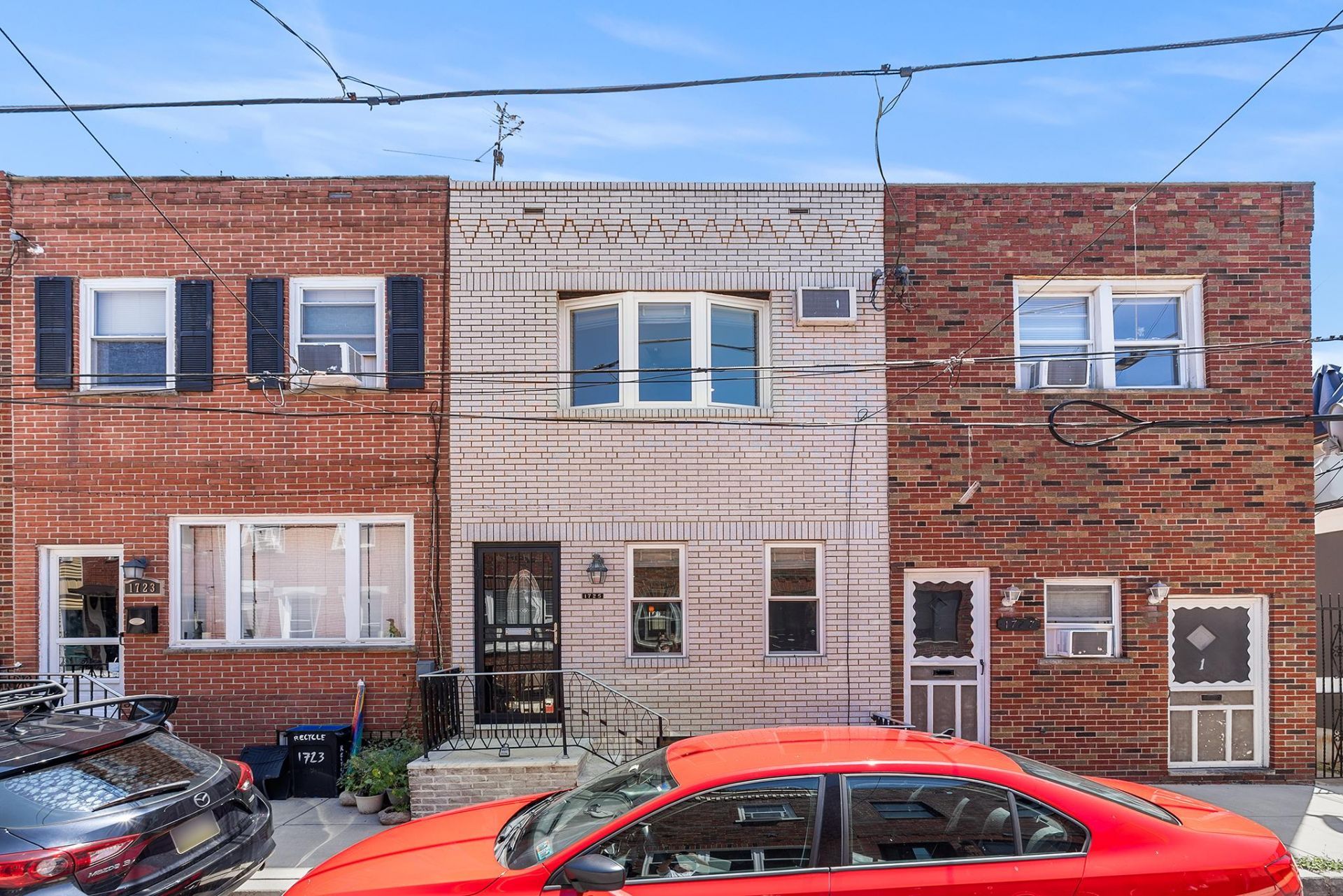 1725 S Iseminger Street, Philadelphia, PA 19148 Main Photo