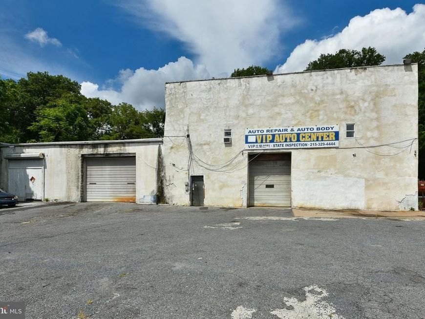 601 W Fisher Avenue, Philadelphia, PA 19120 Main Photo