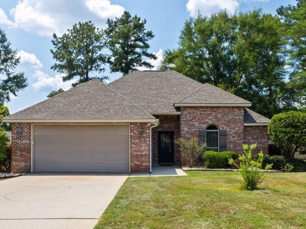 10 Apalachee, Hattiesburg, MS 39402