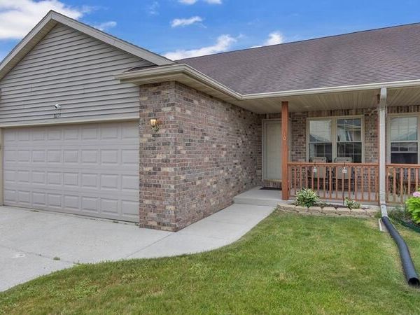 1031 Covington DRIVE, Sheboygan Falls, WI 53085