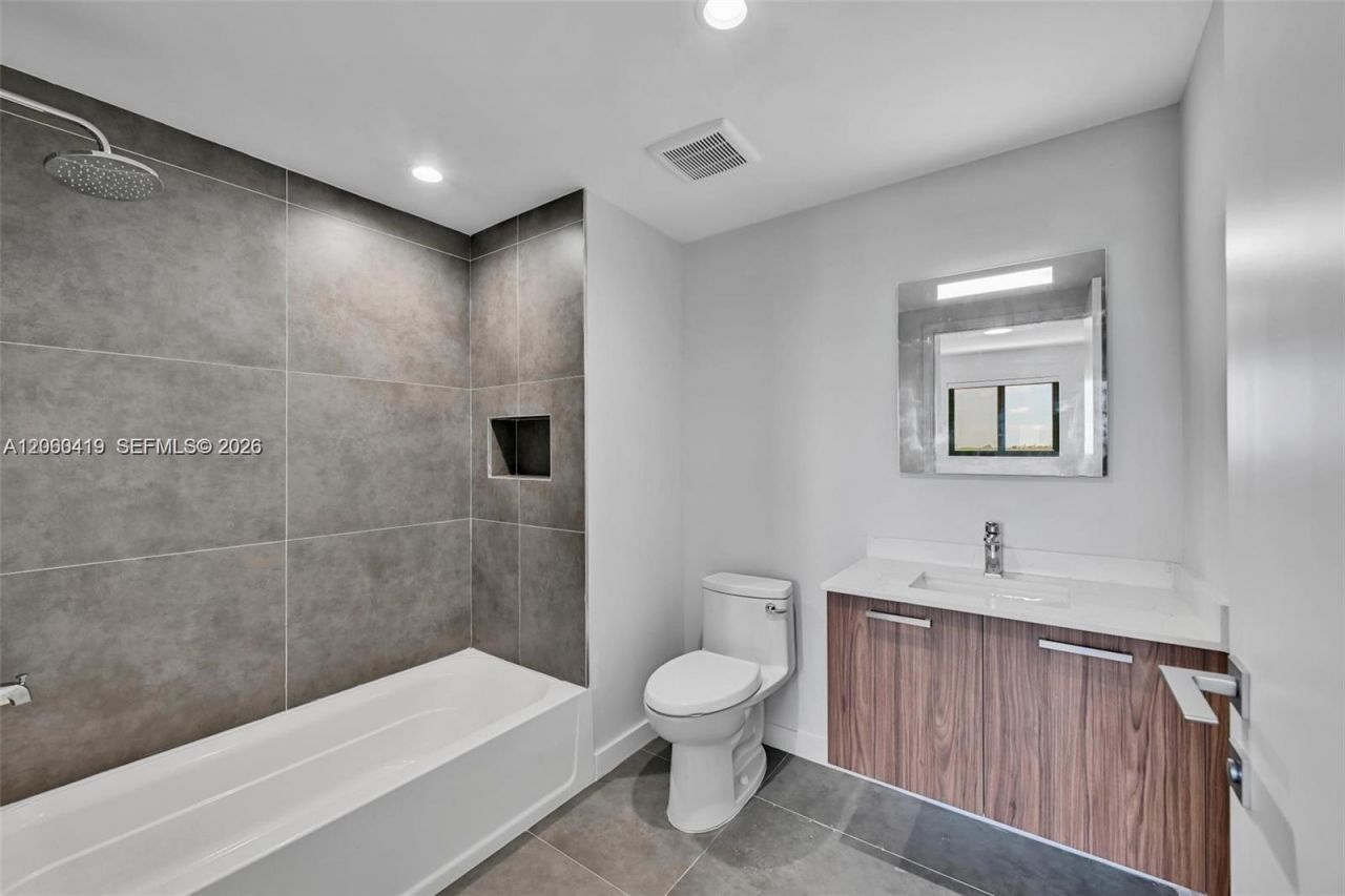 840 NE 130th Street , Unit 603, North Miami, FL 33161 Photo
