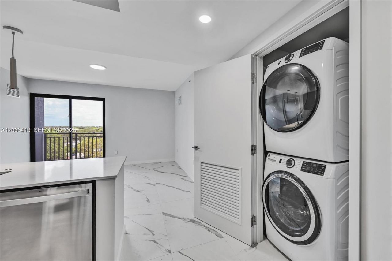 840 NE 130th Street , Unit 603, North Miami, FL 33161 Photo