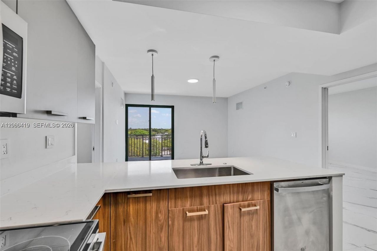 840 NE 130th Street , Unit 603, North Miami, FL 33161 Photo