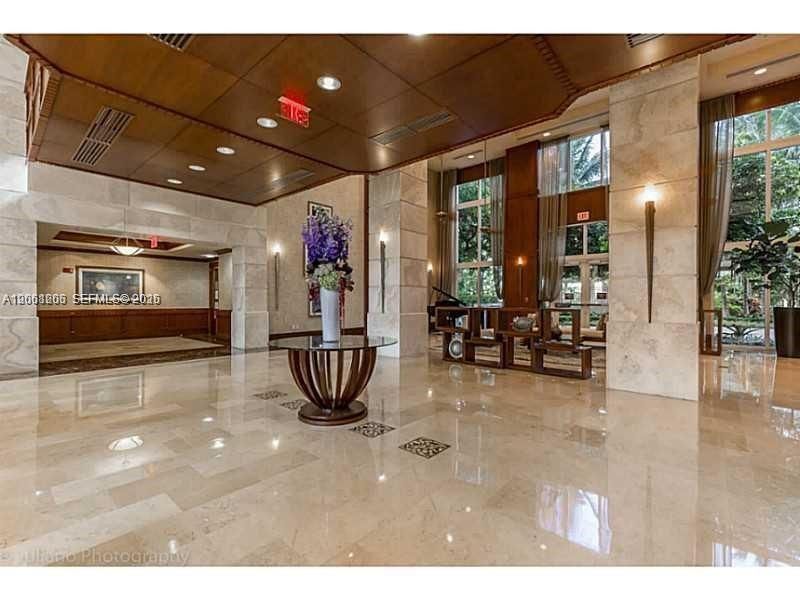 19501 W Country Club Dr, Unit 2205, Aventura, FL 33180 Photo