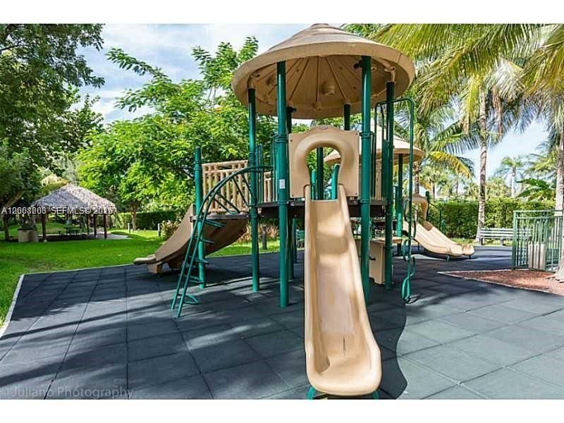 19501 W Country Club Dr, Unit 2205, Aventura, FL 33180 Photo