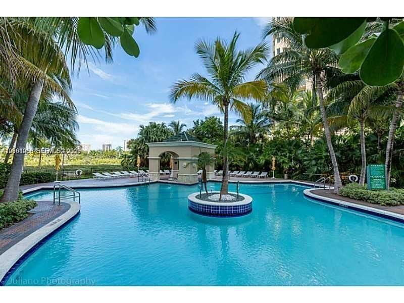 19501 W Country Club Dr, Unit 2205, Aventura, FL 33180 Photo
