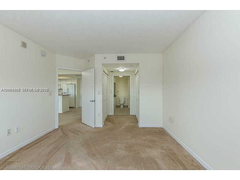 19501 W Country Club Dr, Unit 2205, Aventura, FL 33180 Photo