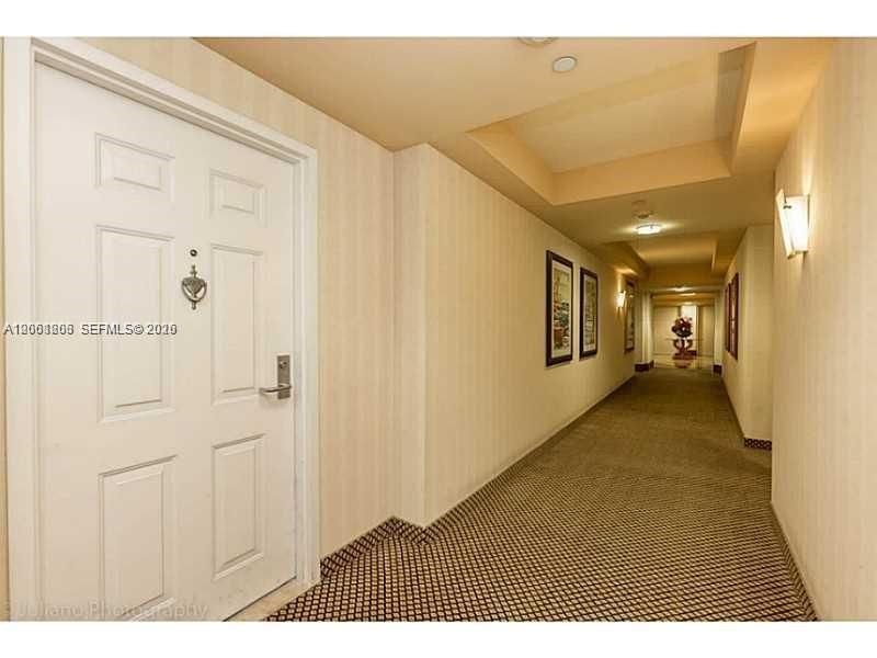19501 W Country Club Dr, Unit 2205, Aventura, FL 33180 Photo
