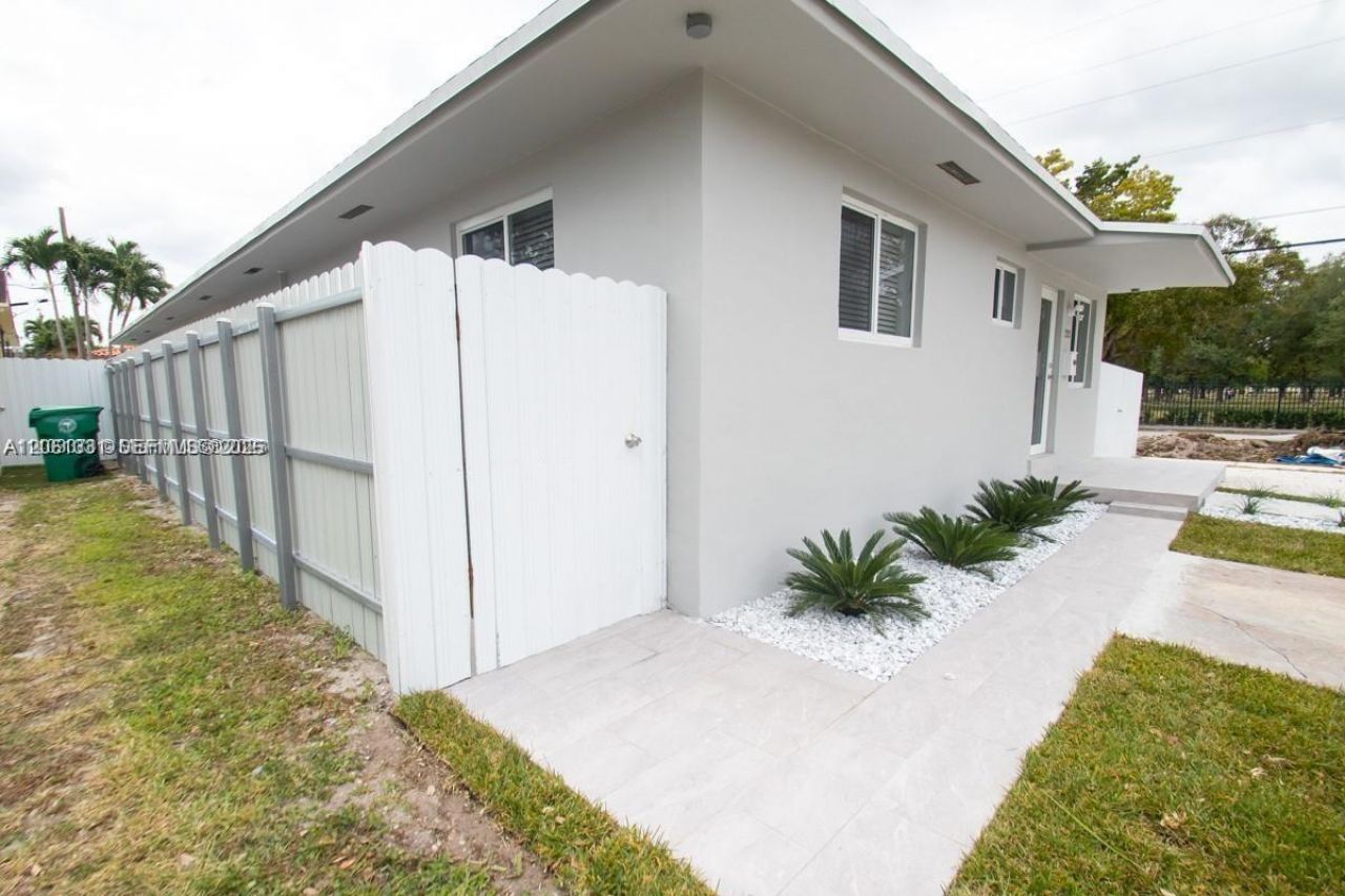 233-b NW 53rd Ave , Unit 1, Miami, FL 33126 Photo