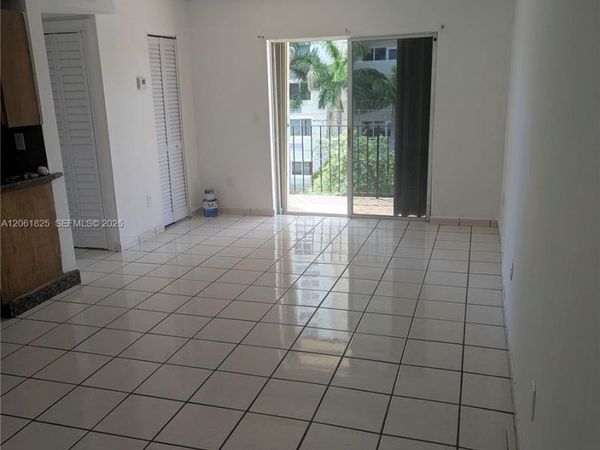 1051 SW 1st St, Unit 411, Miami, FL 33130