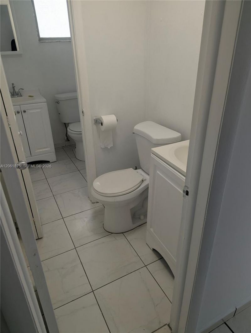 1051 SW 1st St, Unit 411, Miami, FL 33130 Photo