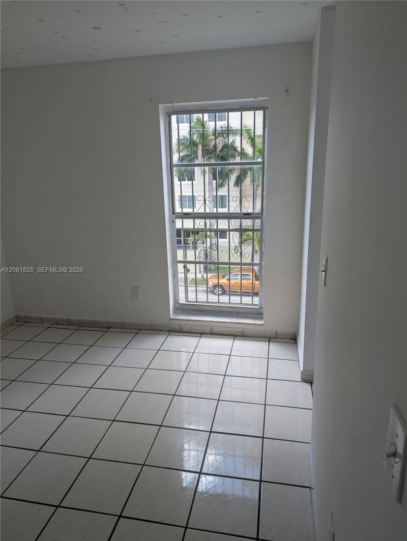 1051 SW 1st St, Unit 411, Miami, FL 33130 Photo