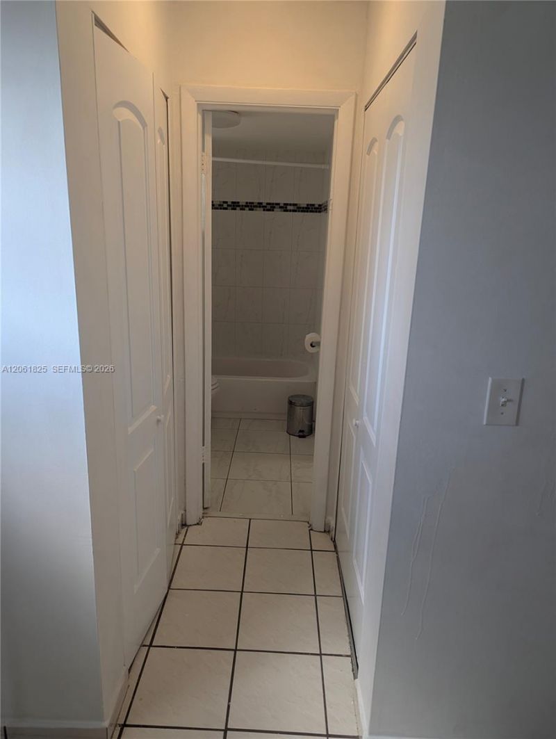 1051 SW 1st St, Unit 411, Miami, FL 33130 Photo