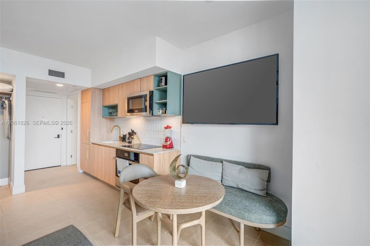 159 NE 6th St , Unit 3212, Miami, FL 33132 Photo