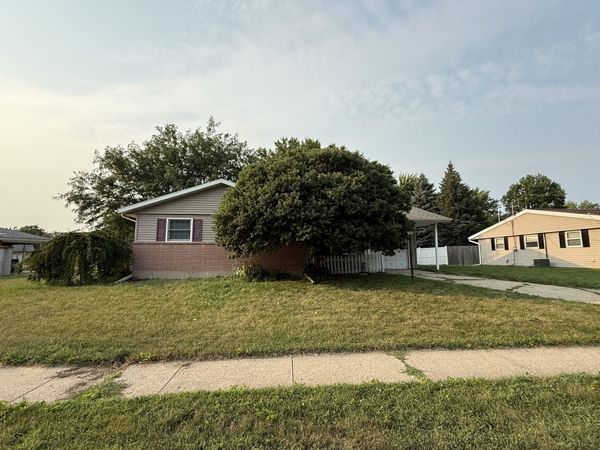 1204 E 20th Street , Sterling, IL 61081