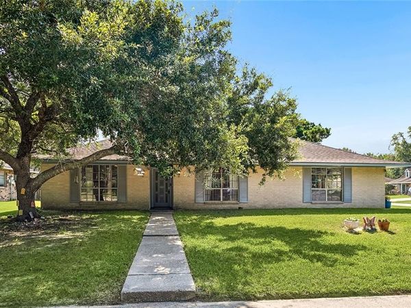 139 KINGSTON Drive , Slidell, LA 70458