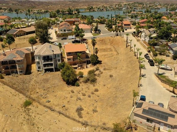 30450 Sparkle Drive, Canyon Lake, CA 92587