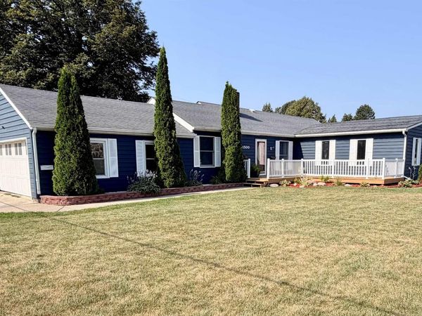 1500 W 5TH ST, Storm Lake, IA 50588