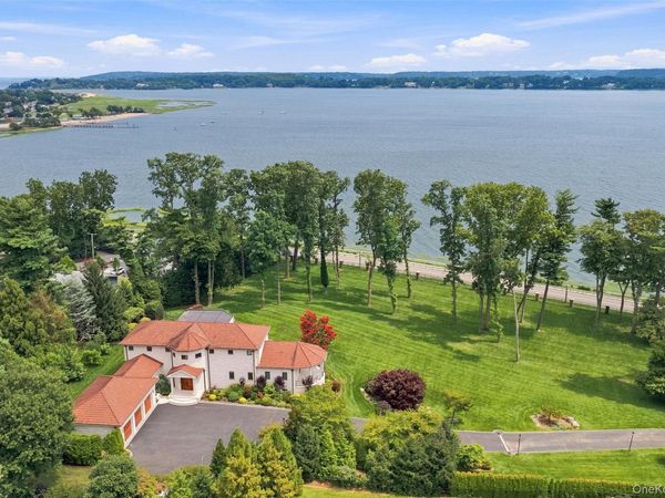 900 W Shore Road , Mill Neck, NY 11771