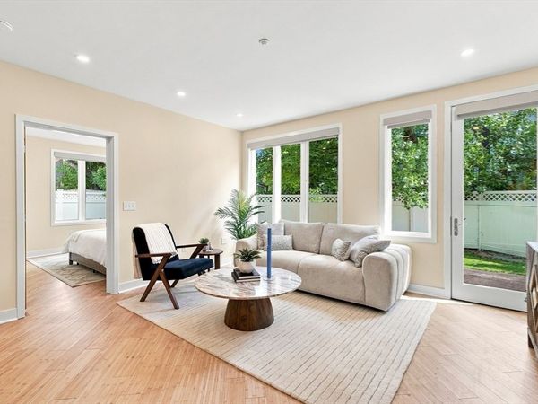 24 Bay State Rd, Unit 4, Cambridge, MA 02138