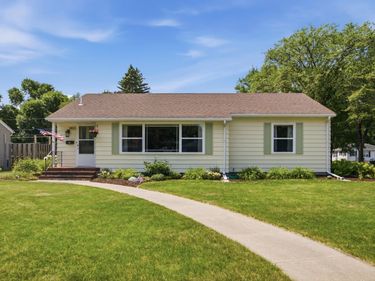 1403 3rd Street S, Moorhead, MN 56560