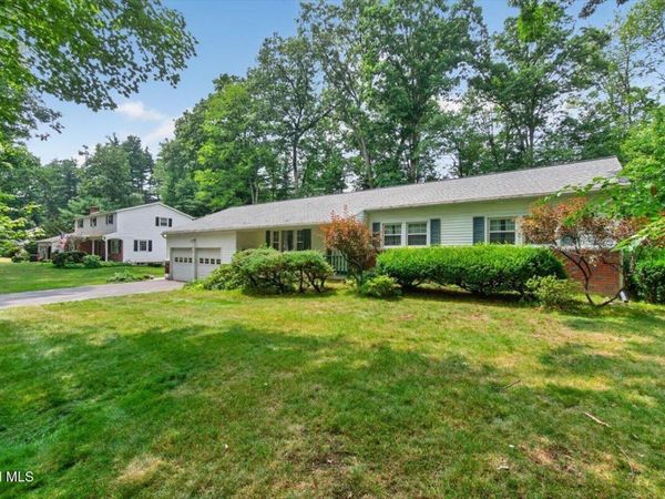 15 Secada Drive, Clifton Park, NY 12065