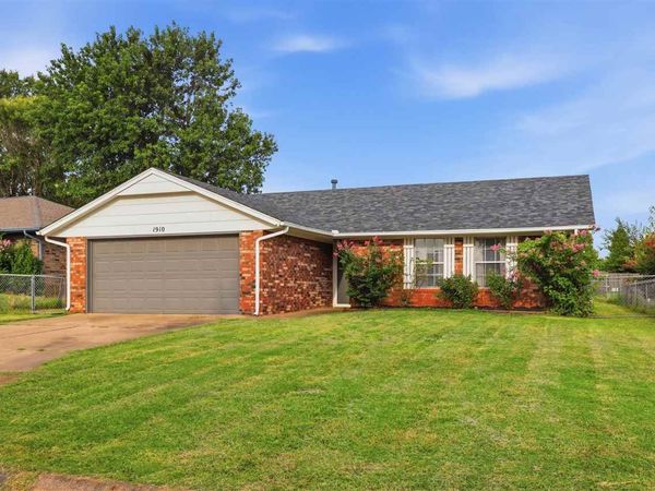 1910 N Briarwood, Stillwater, OK 74075
