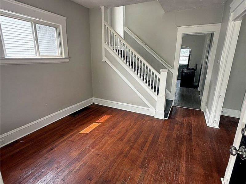10617 Bryant Avenue, Cleveland, OH 44108 Photo 8