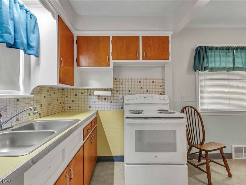 4580 Williamston Avenue, Brooklyn, OH 44144 Photo 11