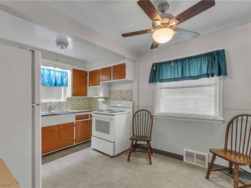 4580 Williamston Avenue, Brooklyn, OH 44144 Photo 9