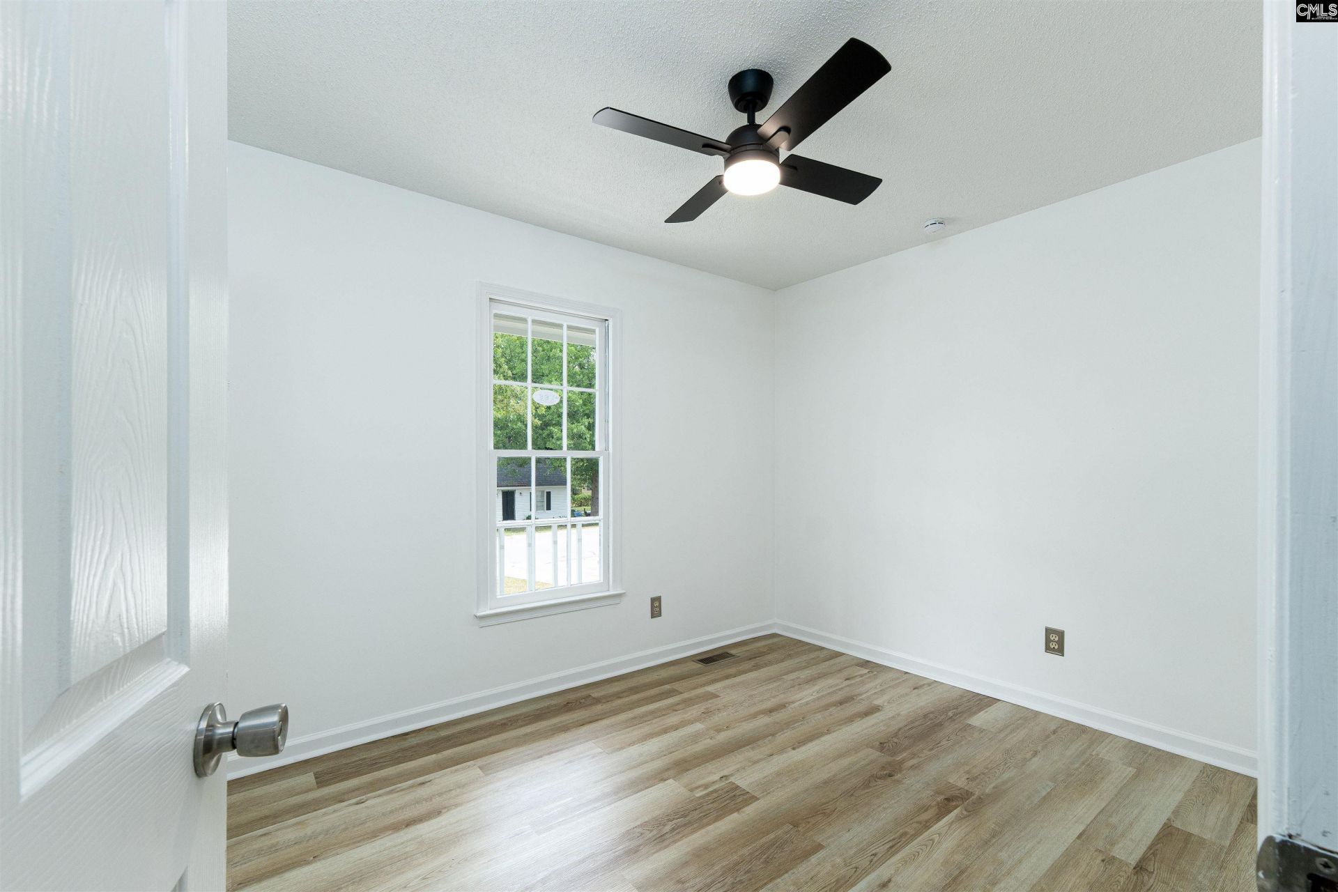 240 Gusty Ln  Photo 12