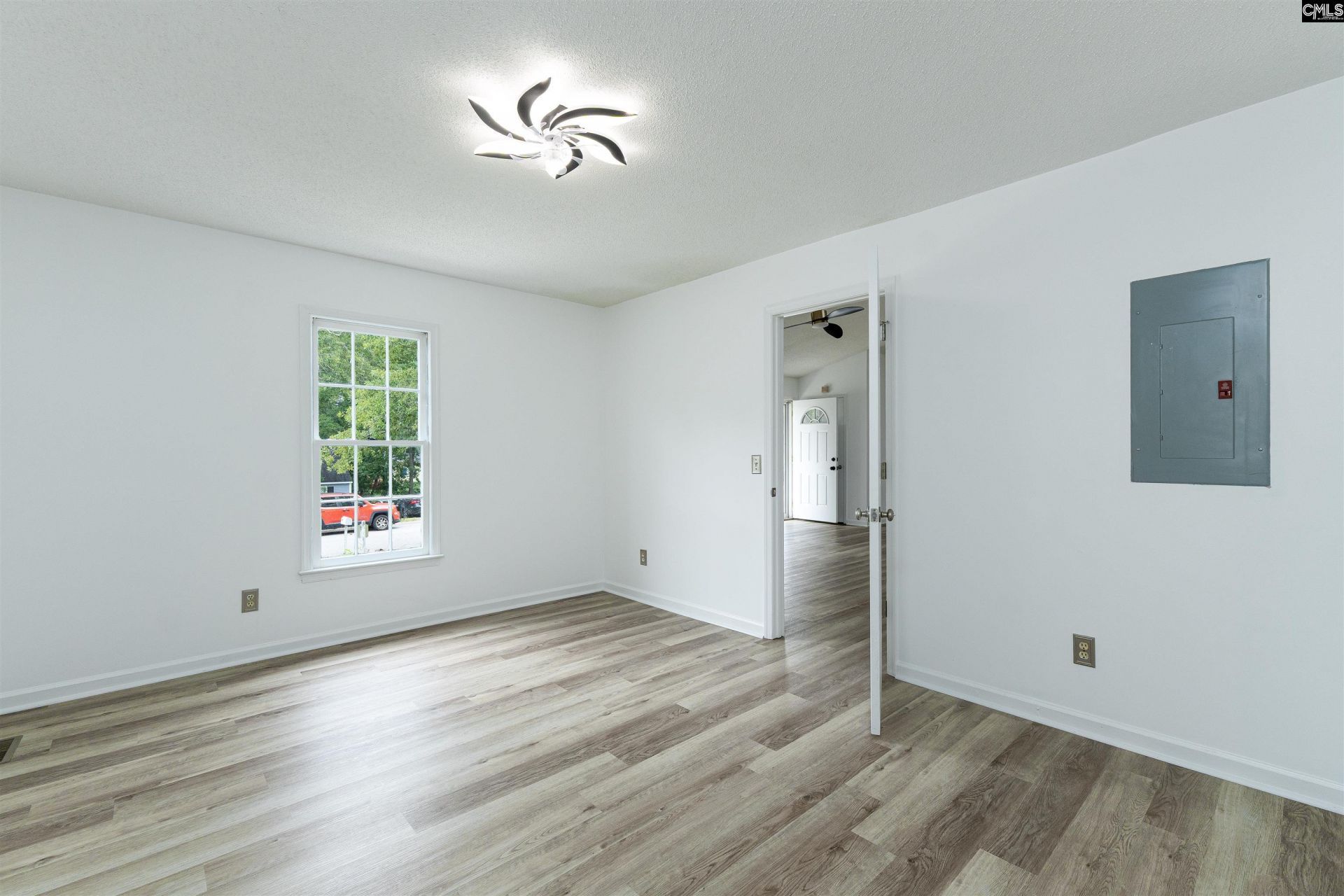 240 Gusty Ln  Photo 18