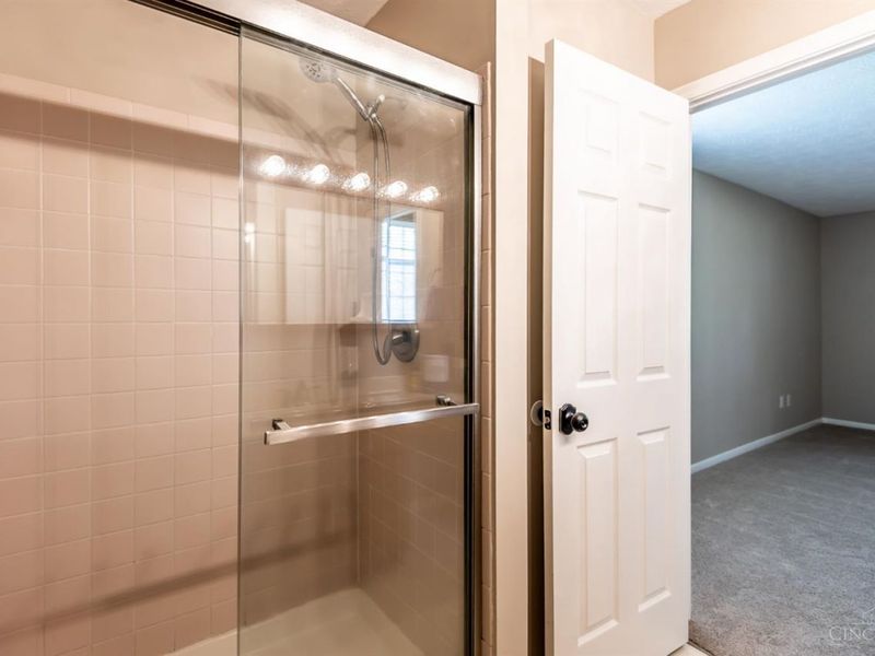 4220 Endeavor Drive, Unit 101, Colerain Township, OH 45252 Photo 18
