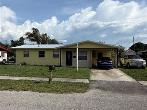 428 W Alverdez AVE , CLEWISTON, FL 33440